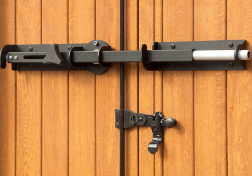 installazione chiavistello porta